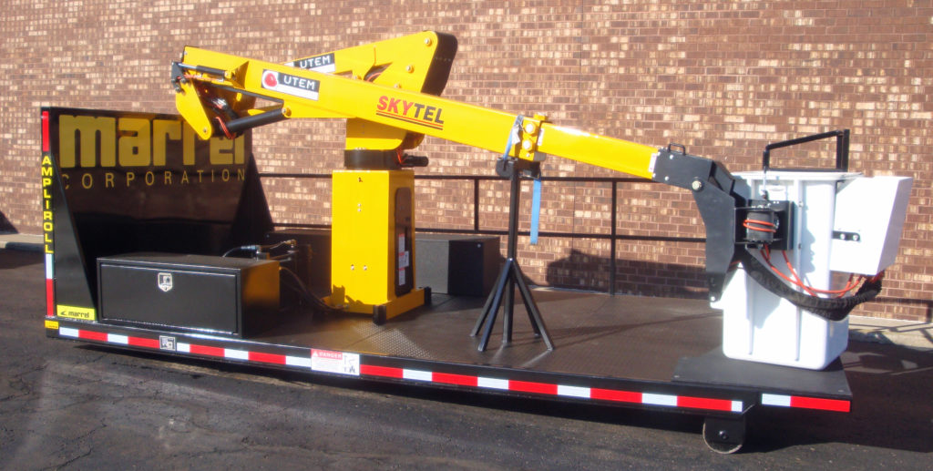 What arms, cranes, lifts and loaders are available for hooklift